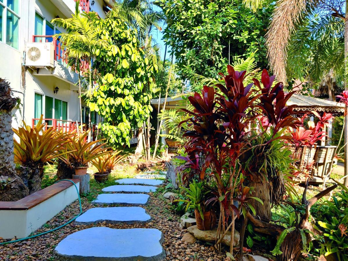 Thong Paeka Hotel Prasat Экстерьер фото
