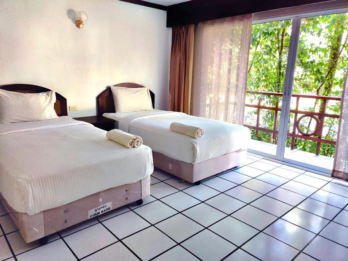 Thong Paeka Hotel Prasat Экстерьер фото