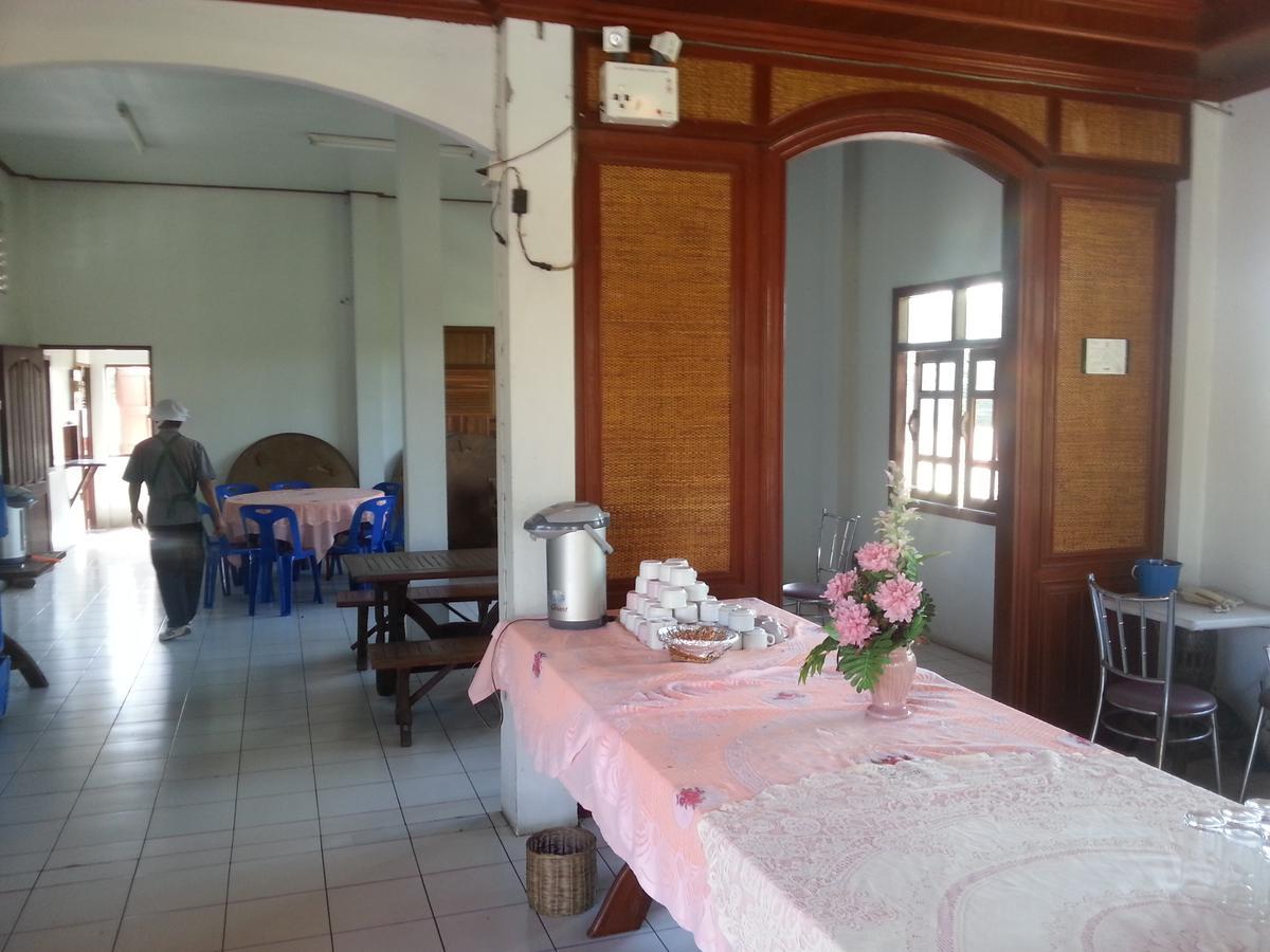 Thong Paeka Hotel Prasat Экстерьер фото